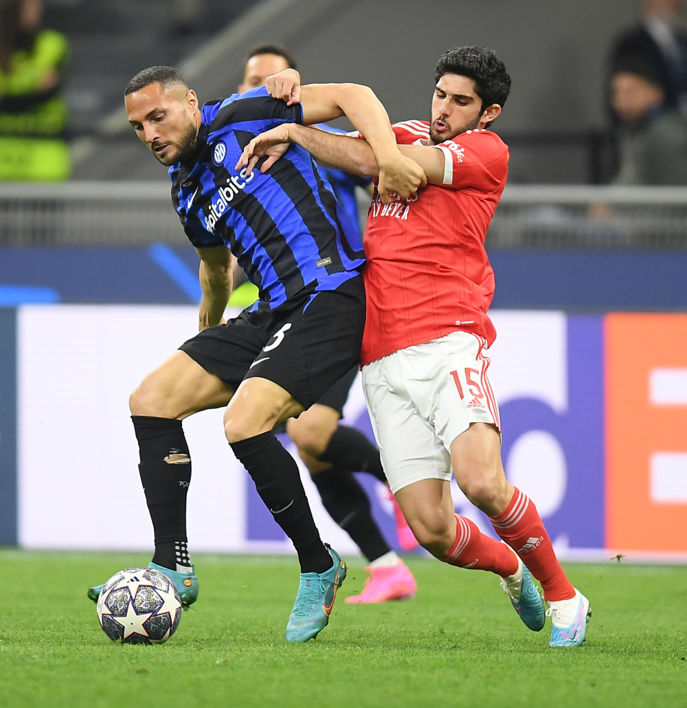 投右投的关 投右投的关