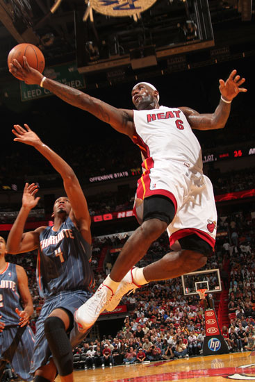 传球提前 传球提前